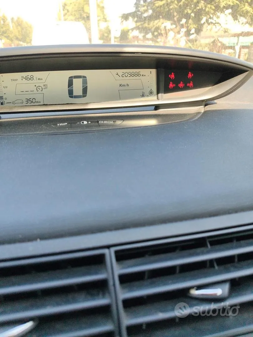 Citroen C4 2006 photo 4
