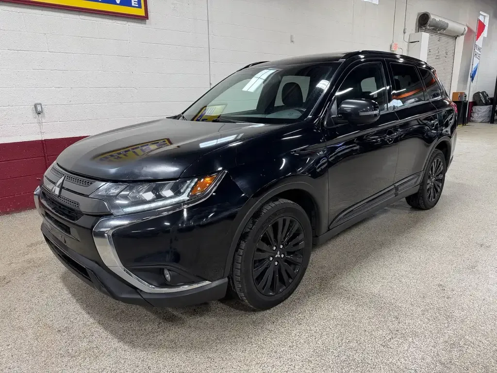 Mitsubishi Outlander 2020 photo 2