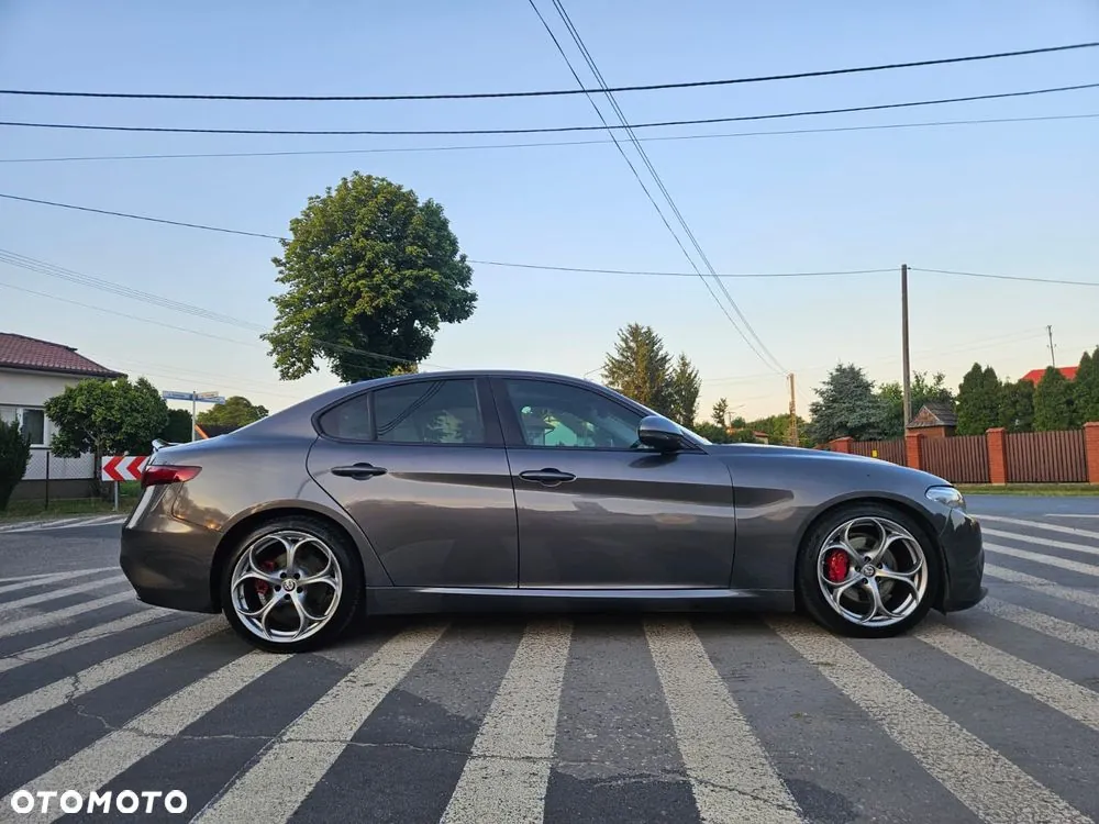 Alfa Romeo Giulia 2017 photo 3