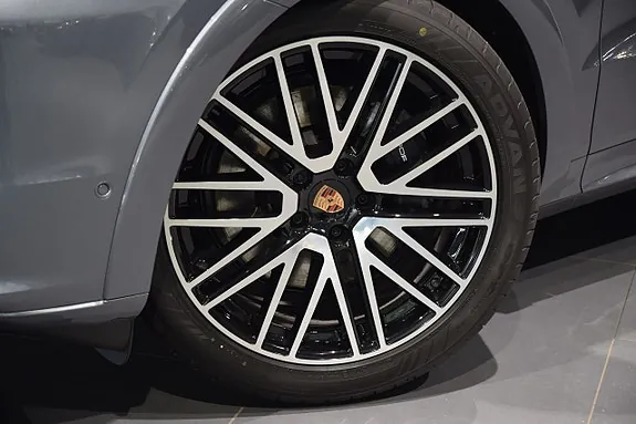 Porsche Cayenne 2026 photo 2