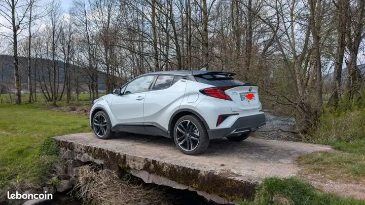 Toyota C-Hr 2022 photo 2