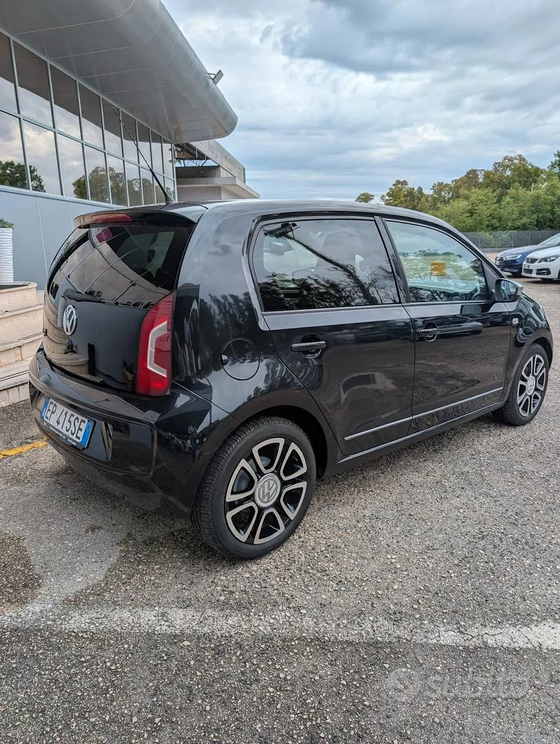 Volkswagen Up 2012 photo 5