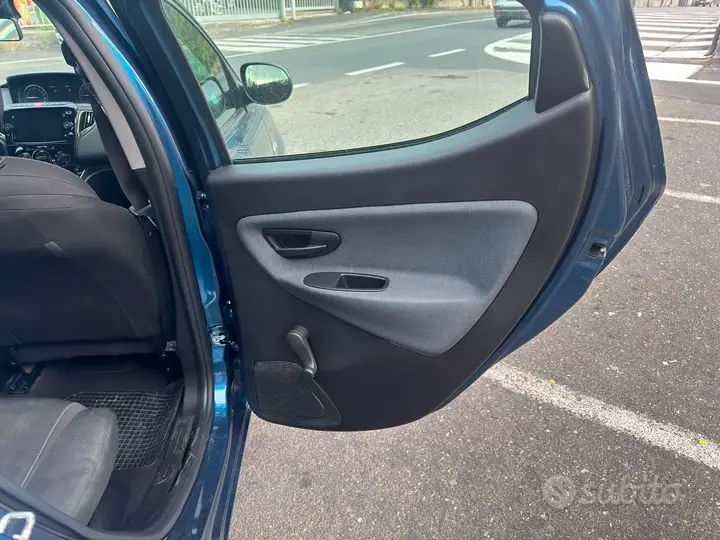 Lancia Ypsilon 2022 photo 3