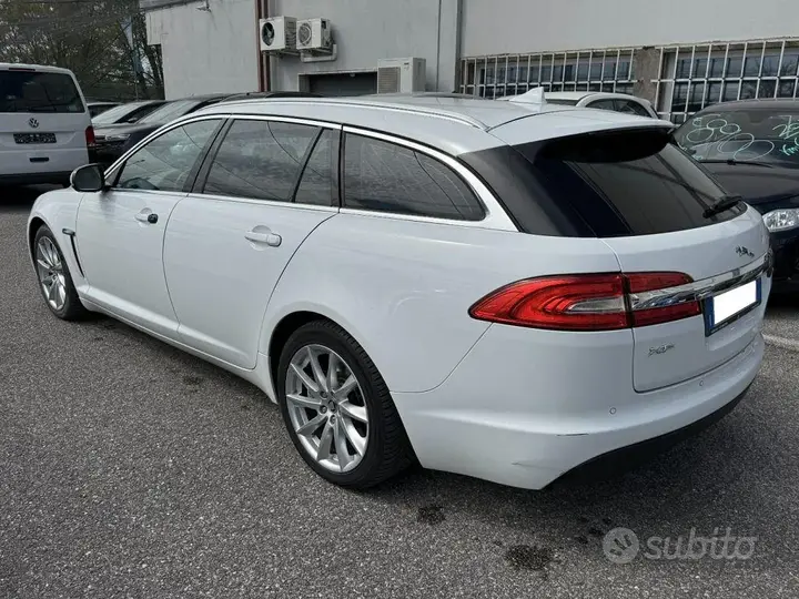Jaguar Xf 2013 photo 2