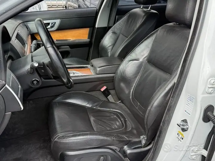 Jaguar Xf 2013 photo 5