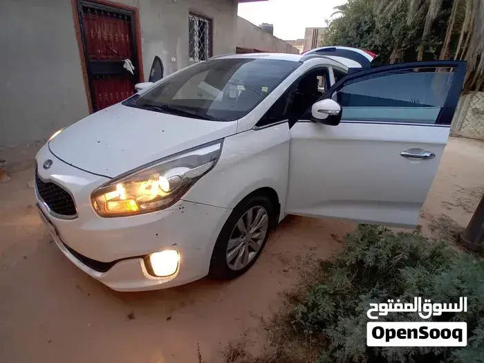 Kia Rondo 2015 photo 5