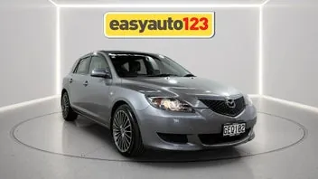 Mazda Axela 2005 photo 2