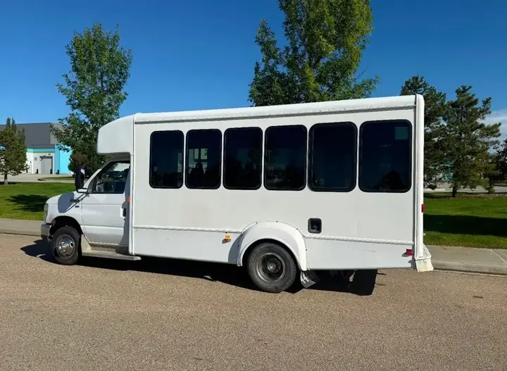 Ford E-350