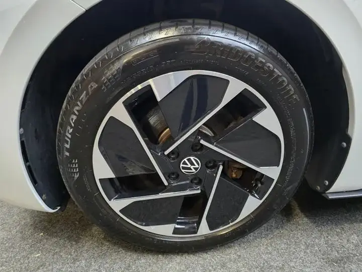 Volkswagen Id.3 2021 photo 2