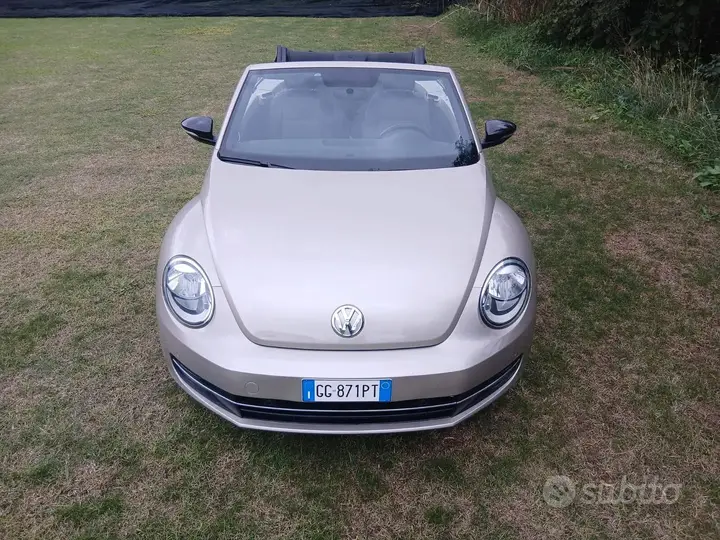 Volkswagen Maggiolino Cabrio 2013 photo 2
