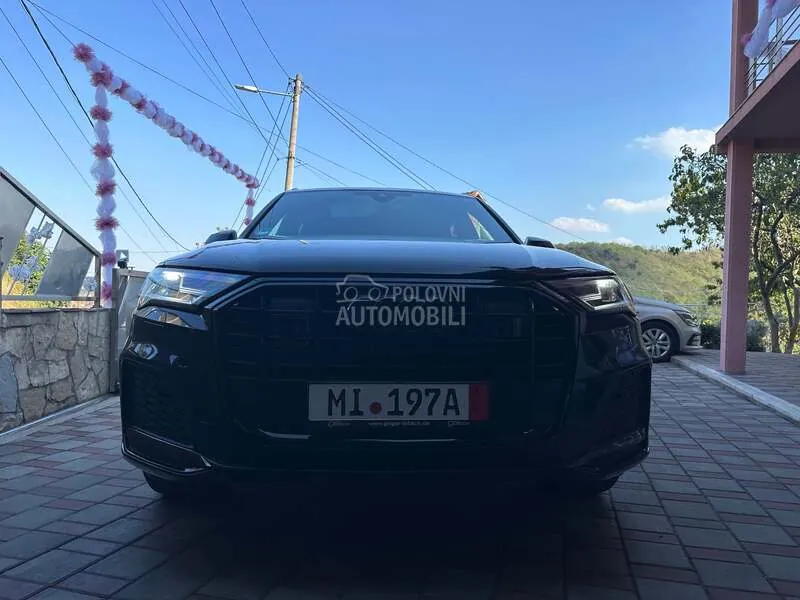 Audi Q7 2022 photo 2