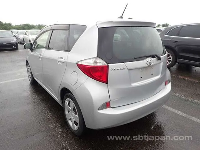 Toyota Ractis G 2012 photo 3