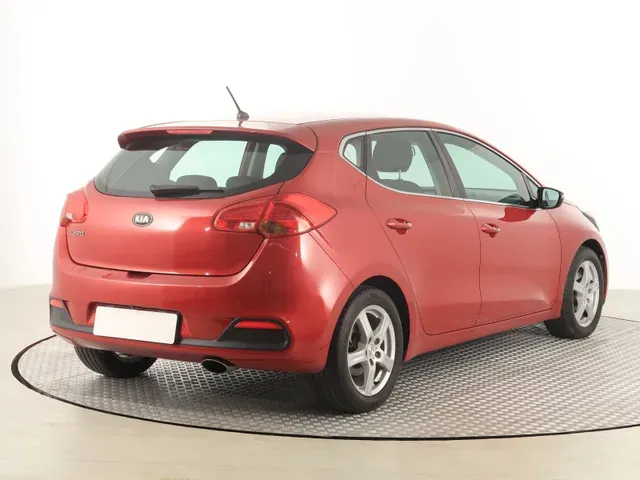 Kia Ceed 2013 photo 4