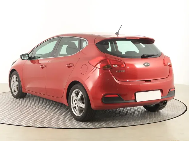 Kia Ceed 2013 photo 3