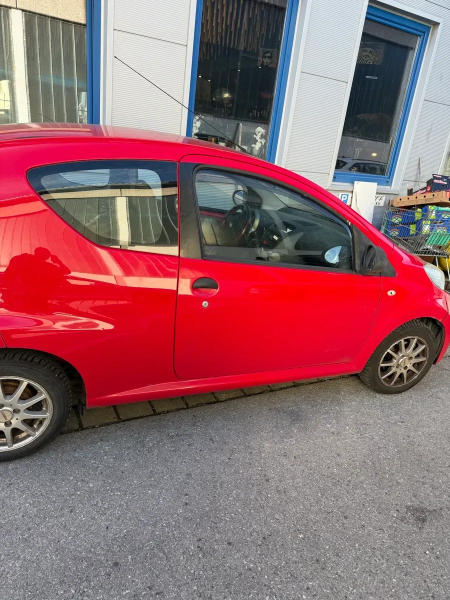 Peugeot 107 2009 photo 2