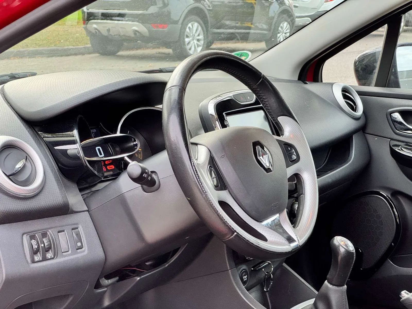 Renault Clio 2013 photo 3