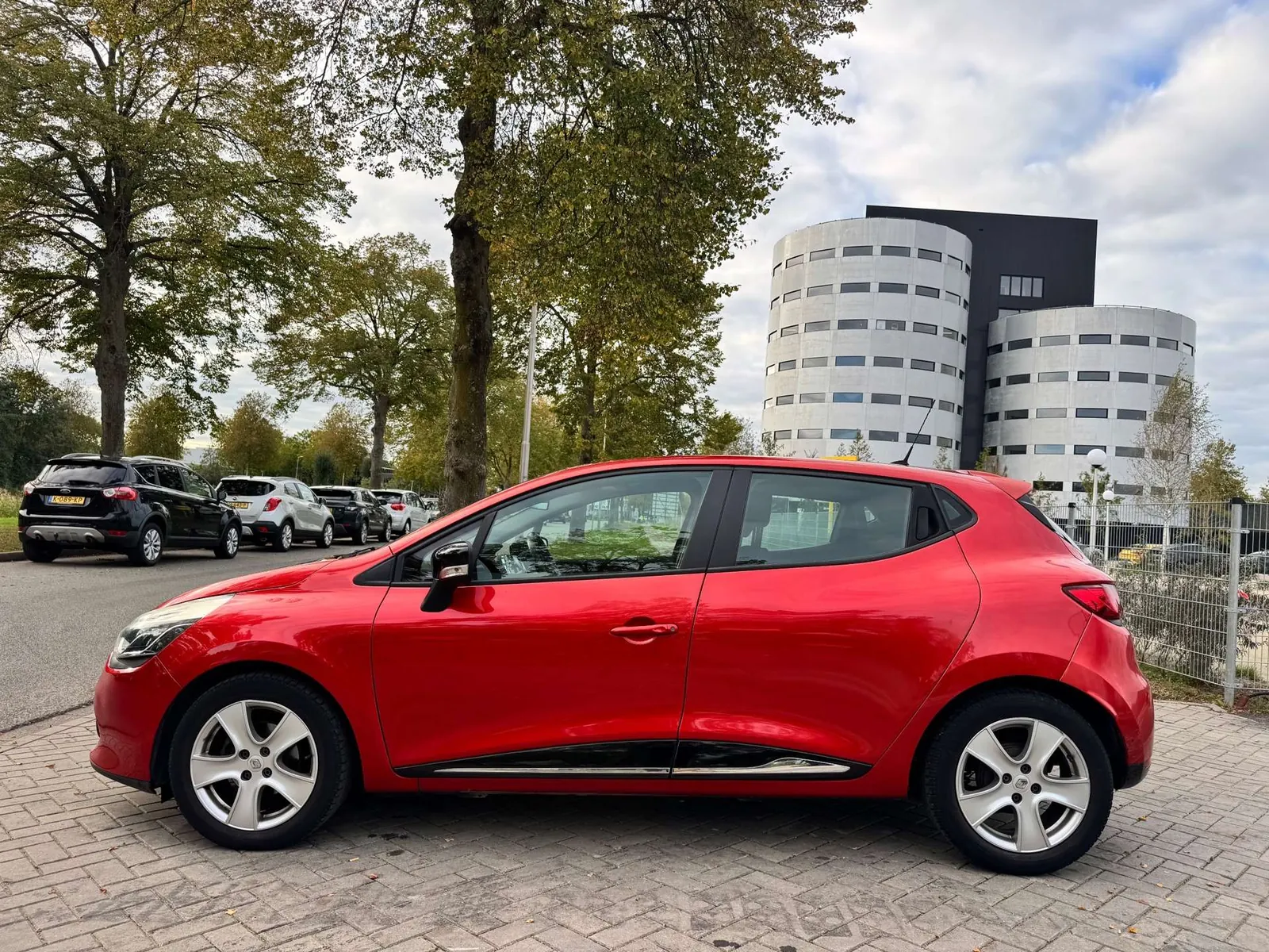 Renault Clio 2013 photo 2