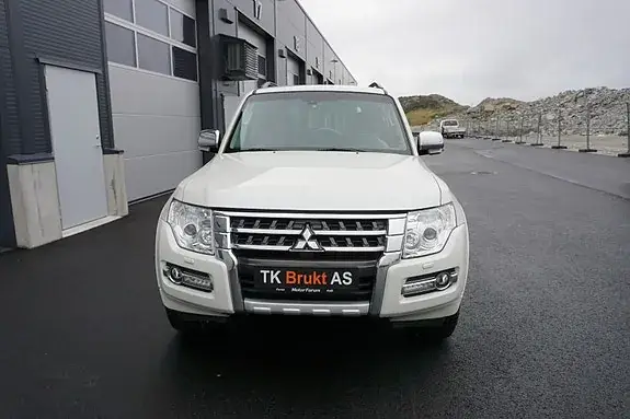 Mitsubishi Pajero 2016 photo 2