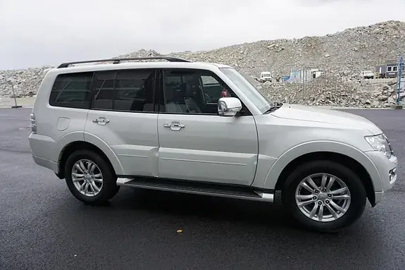 Mitsubishi Pajero 2016 photo 4