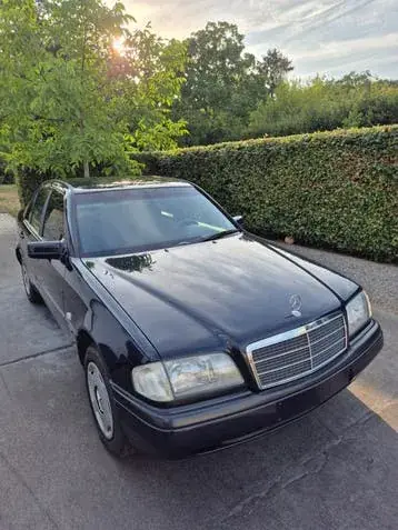 Mercedes-Benz C180