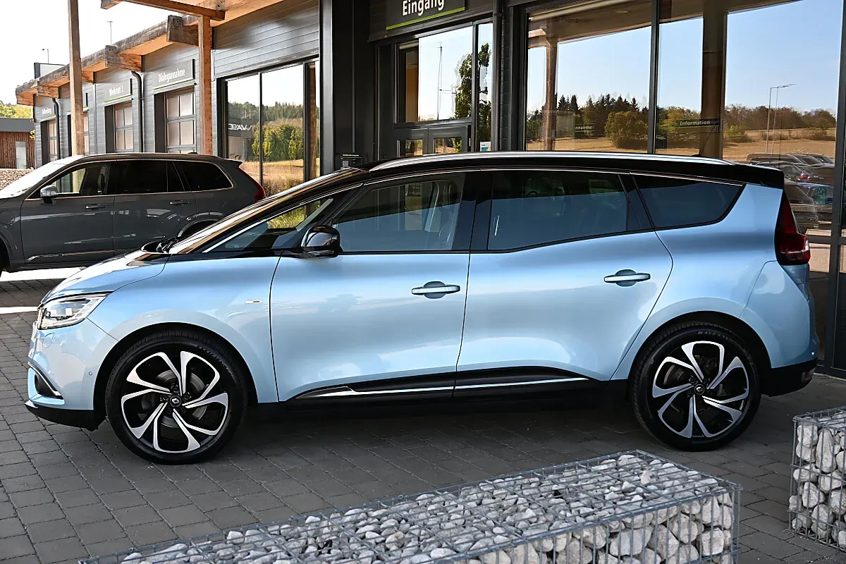 Renault Grand Scenic 2018 photo 2