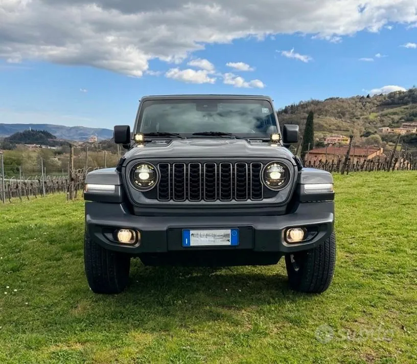 Jeep Wrangler 2021 photo 2