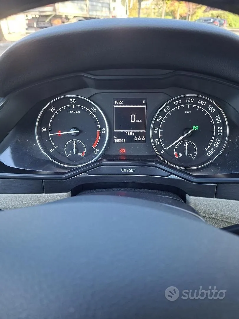 Skoda Superb 2016 photo 4