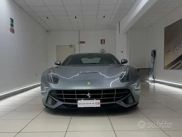 Ferrari F12 Berlinetta 2015 photo 2