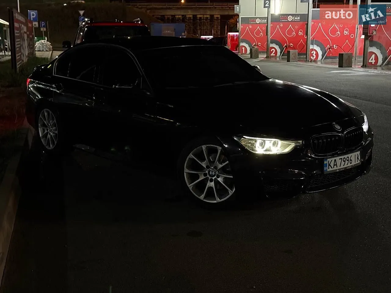 BMW 3 Series 2012 photo 2