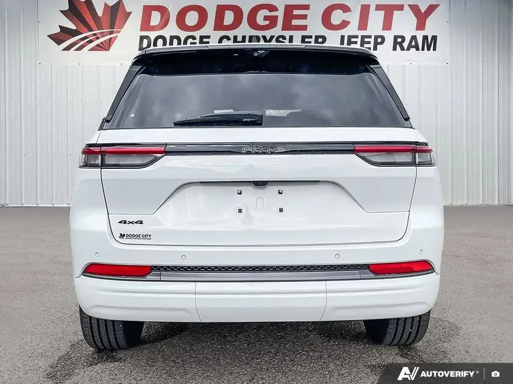 Jeep Grand Cherokee 2026 photo 5