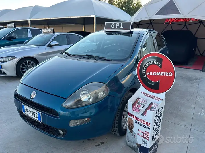 Fiat Punto 2012 photo 2
