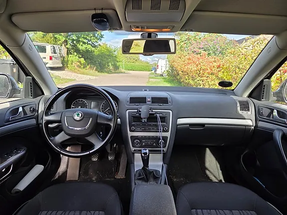 Skoda Octavia 2010 photo 5