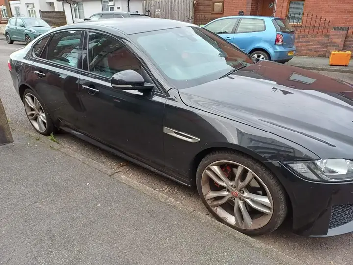 Jaguar Xf 2017 photo 3