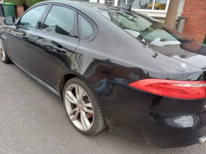 Jaguar Xf 2017 photo 2