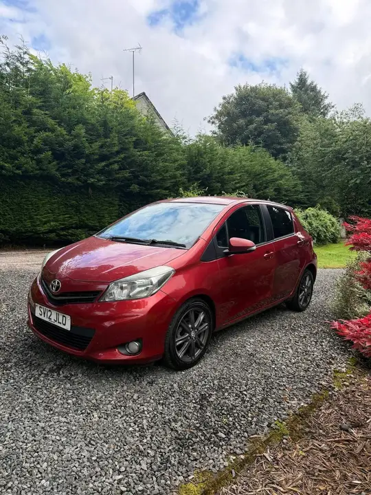 Toyota Yaris 2012 photo 3