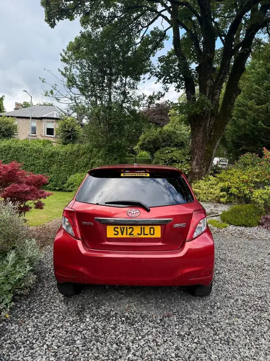 Toyota Yaris 2012 photo 4