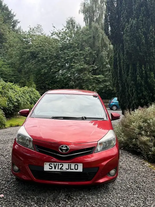 Toyota Yaris 2012 photo 2