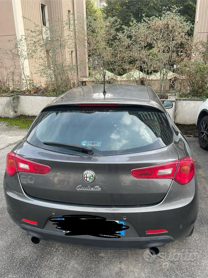 Alfa Romeo Giulietta 2012 photo 5