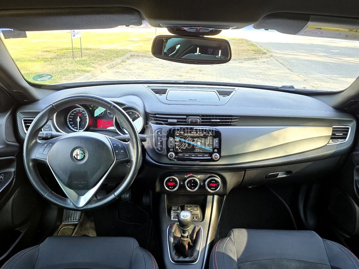 Alfa Romeo Giulietta 2015 photo 3