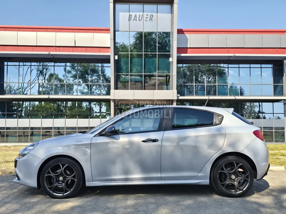 Alfa Romeo Giulietta 2015 photo 4