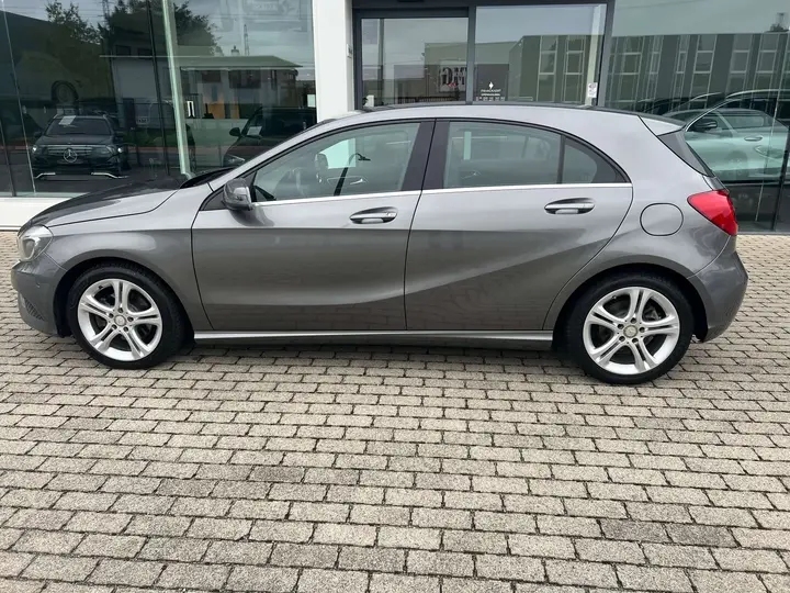 Mercedes-Benz A 180 2015 photo 3