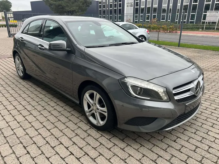 Mercedes-Benz A 180 2015 photo 5