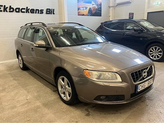 Volvo V70 2010 photo 2