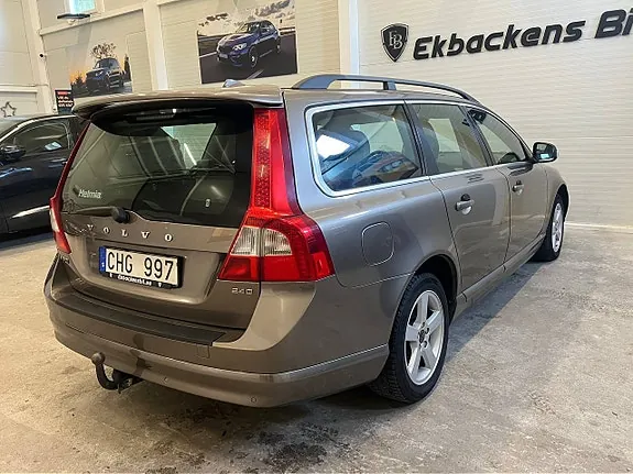 Volvo V70 2010 photo 4