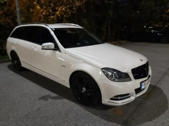 Mercedes-Benz C-Class 2011 photo 2