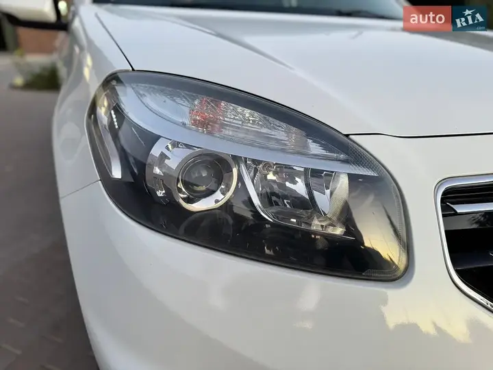 Renault Koleos 2012 photo 3