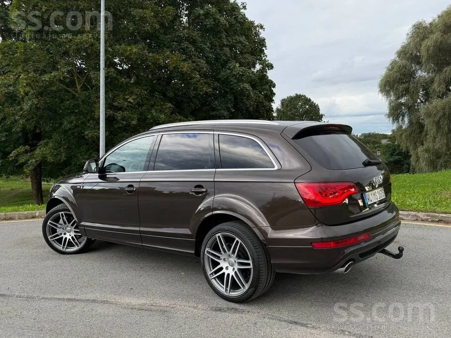 Audi Q7 2012 photo 2