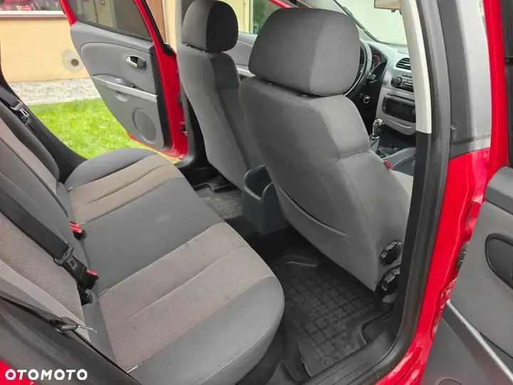 Seat Leon 2010 photo 5
