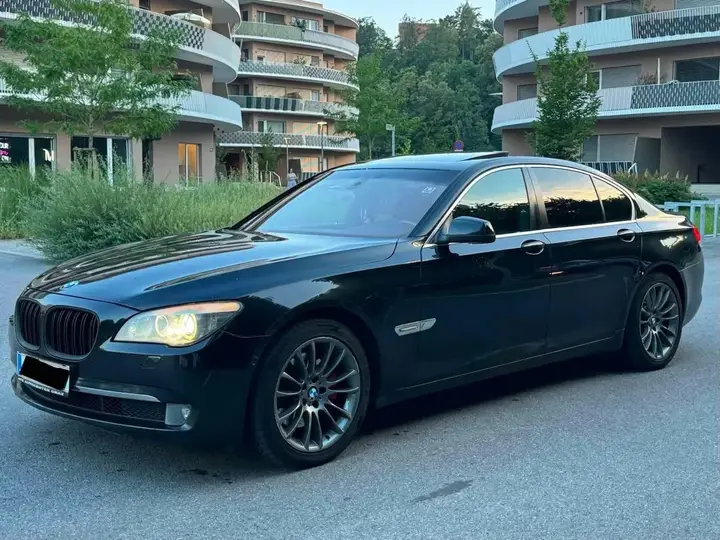 BMW 7 Series 2009 photo 3