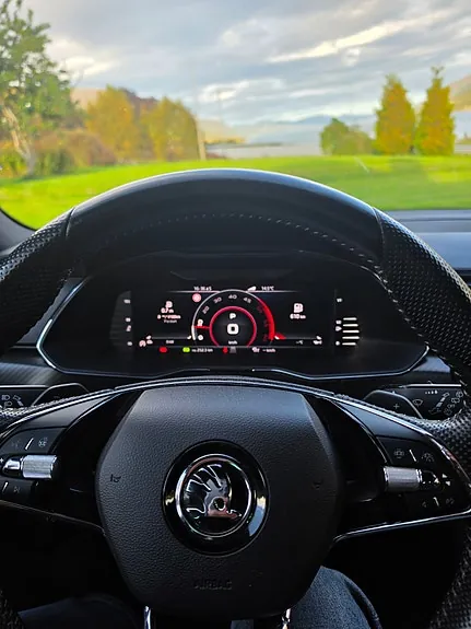 Skoda Superb 2021 photo 2
